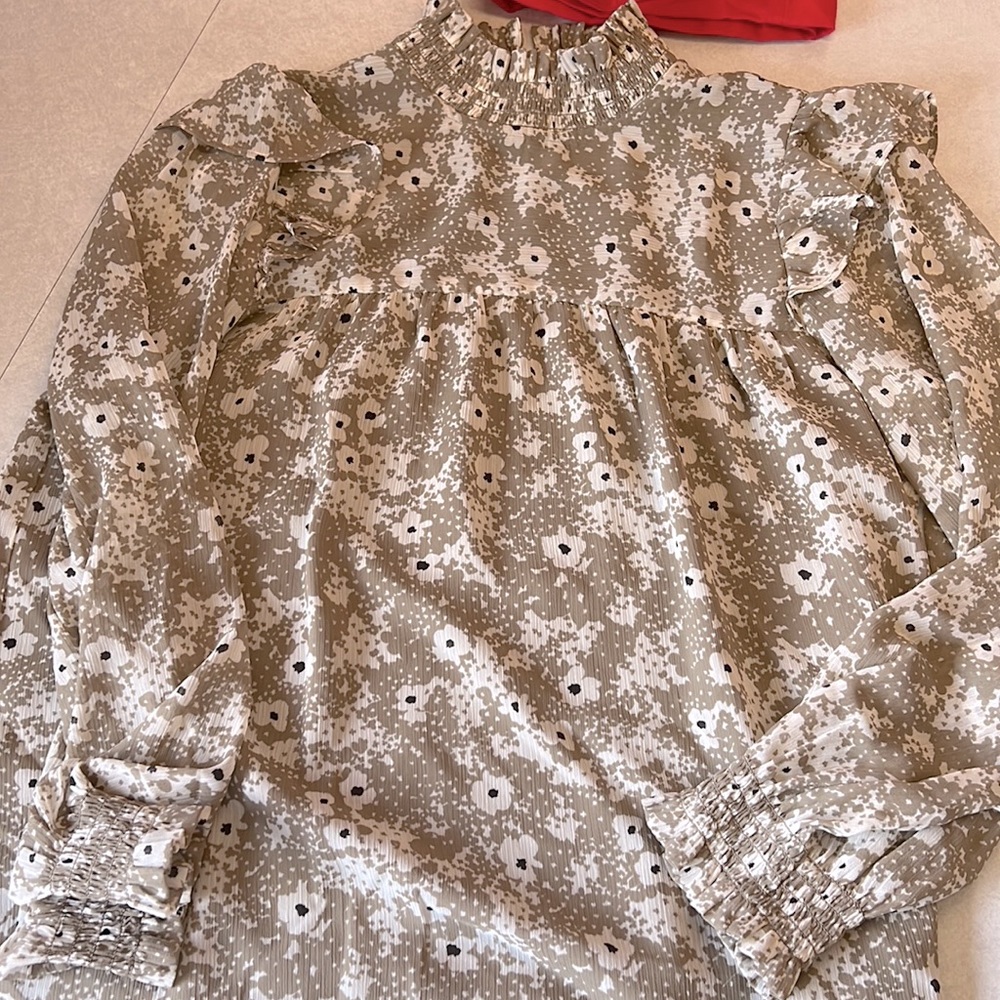 Ann Taylor - Long Sleeve Peasant Top